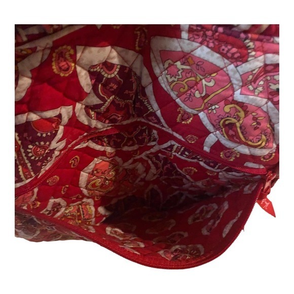 Vera Bradley Retired Girl’s Red & Pink Rosy Posies Pattern‎ Medium Size Backpack - Picture 5 of 7